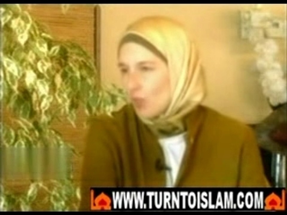 Spanish Muslim Woman Talks about Women Rights in ISLAM