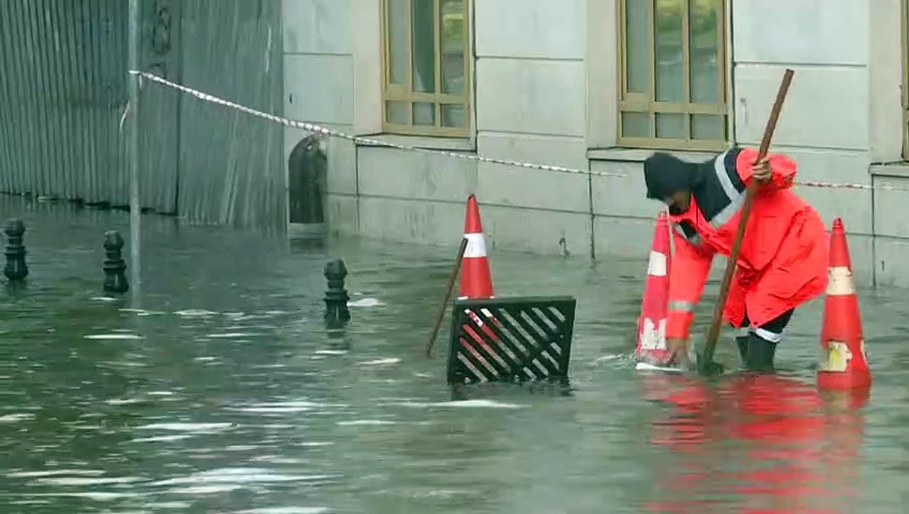 Schwere Regenfälle setzen Teile Istanbuls unter Wasser