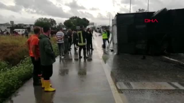 Çanakkale'de yolcu otobüsü devrildi Yaralılar var-2