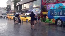 İstanbul’da beklenen sağanak yağış başladı