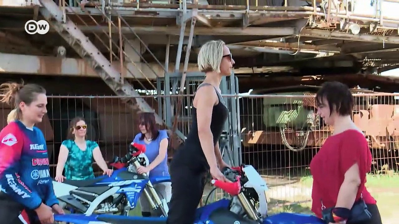 Bikerinnen-treffen petrolettes | euromaxx