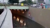 Eminönü altgeçidi sular altında kaldı
