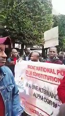 Troisième mandat: partisans et détracteurs "s'affrontent" à Bruxelles...