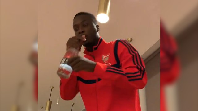 Le bizutage de Nicolas Pépé et David Luiz à Arsenal