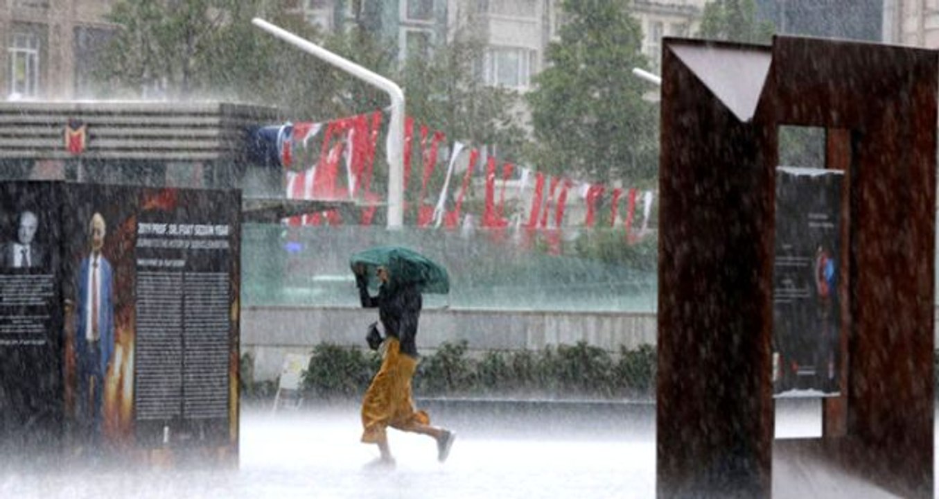 İstanbul'u teslim alan şiddetli yağmur ne zaman bitecek?
