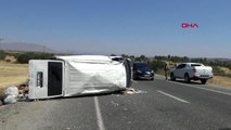DİYARBAKIR Lice'de minibüs devrildi 7 yaralı