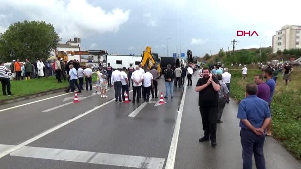 Çanakkale'de yolcu otobüsü devrildi Yaralılar var-4-