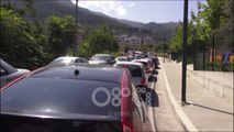 RTV Ora - Me trafik drejt plazhit, vonesa dhe radhë të gjata në rrugët e Vlorës