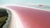 AKSARAY Pembe renge bürünen Tuz Gölü'ne yoğun ilgi
