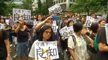 شاهد: المعلمون يؤيدون الحركة الاحتجاجية في هونغ كونغ رغم العواصف الرعدية