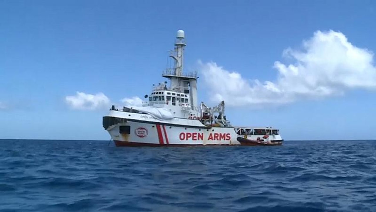 Open Arms: 27 Minderjährige dürfen an Land