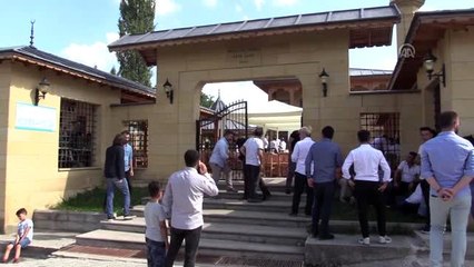 Cumhurbaşkanlığı Sözcüsü Kalın, Olçok ve oğlunun mevlidine katıldı