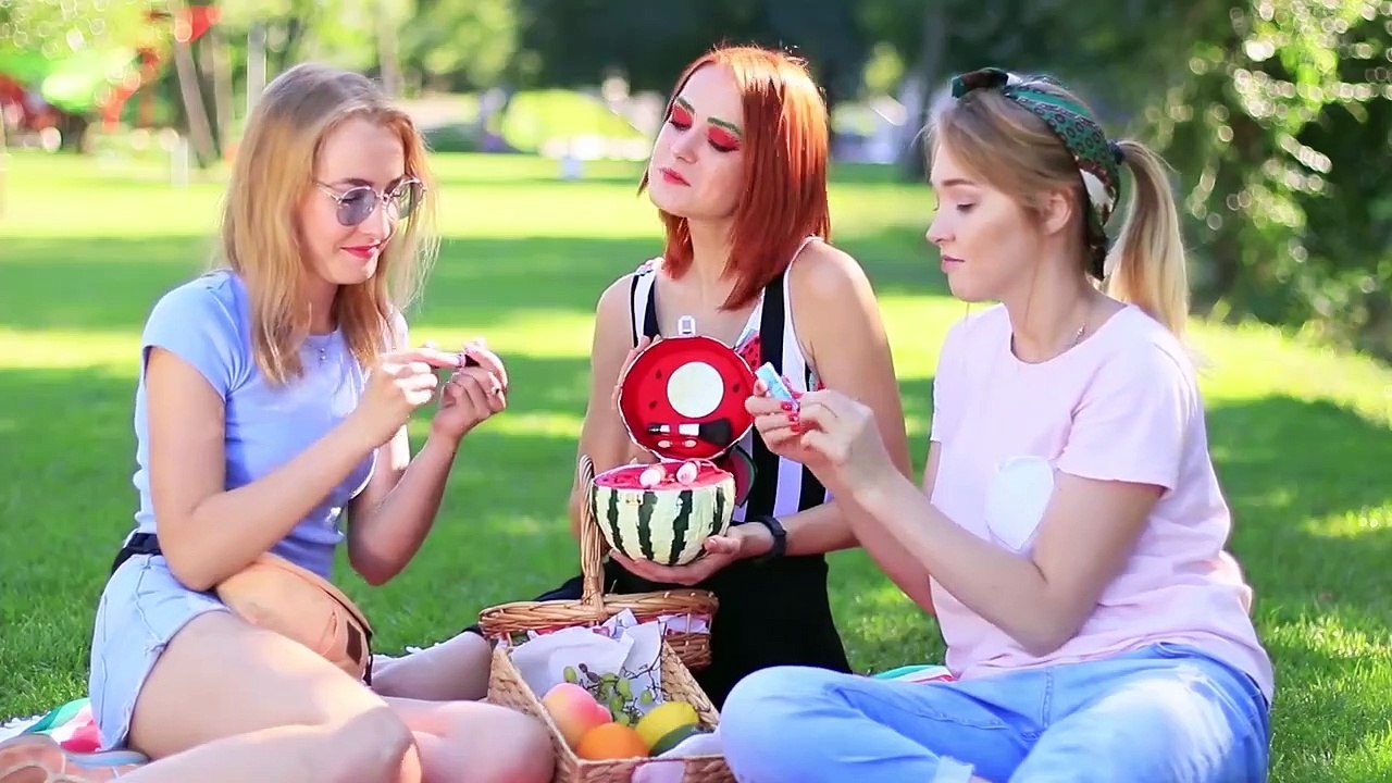 7 IDÉIAS ESTRANHAS DE MAQUILHAGEM PEGADINHAS DE MAQUIAGEM ENGRAÇADAS