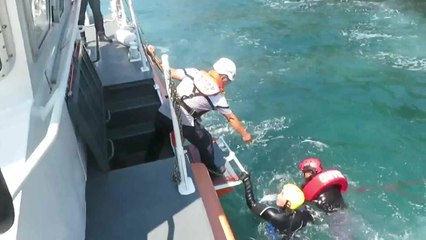 무허가 배 끌고 낚시 나갔다가 선박 전복 / YTN