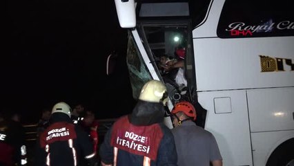 Bolu'da otobüs TIR'a çarptı, çok sayıda yaralı var