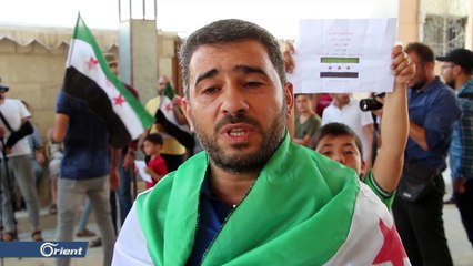 أهالي سرمدا يطالبون بوقف القصف على مناطق إدلب وحماة