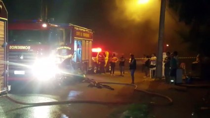 Casa é completamente destruída por incêndio no Jardim Veneza