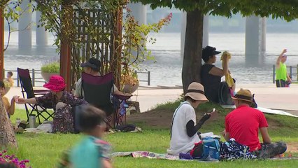 [날씨] 휴일, 맑고 찜통더위 꺾여...자외선 유의 / YTN