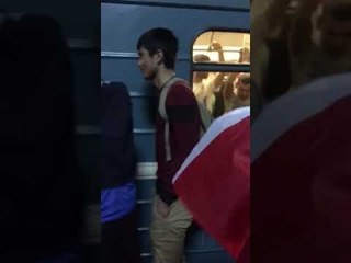 Francis Lalanne dans le métro de Moscou avant la finale de la Coupe du monde