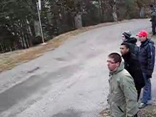 Sébastien Loeb frôle un gendarme