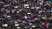 홍콩 '송환법 철폐' 대규모 시위...지금 상황은？ / YTN