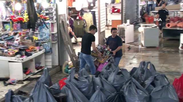 Sel felaketi sonrası esnaf yaralarını sarıyor