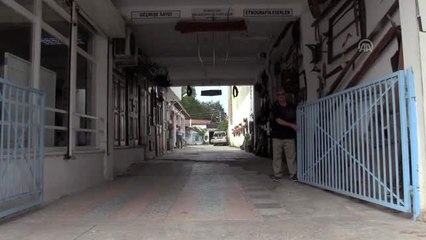Ata yadigarı eşyaları "müze" gibi atölyede sergiliyor