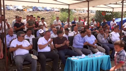 Yüzyıllardır yaşatılan gelenek, yüzlercesi dereden geçirildi