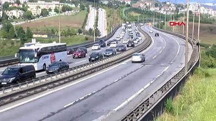 KOCAELİ'NDE BAYRAM TATİLİ DÖNÜŞÜ TRAFİK OLUŞTU