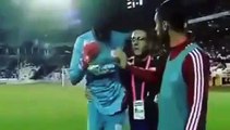 Football - Sivasspor-Beşiktaş karşılaşmasında başka bir oyuncuyla çarpışan Sivasspor kalecisi Mamadou Samassa'nın bayılma anı