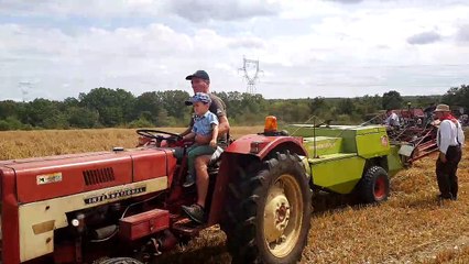 Une démonstration de faucheuse-lieuse de 1956 à Gondrecourt-le-Château