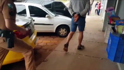 Dois são detidos pela Polícia Militar com arma de fogo