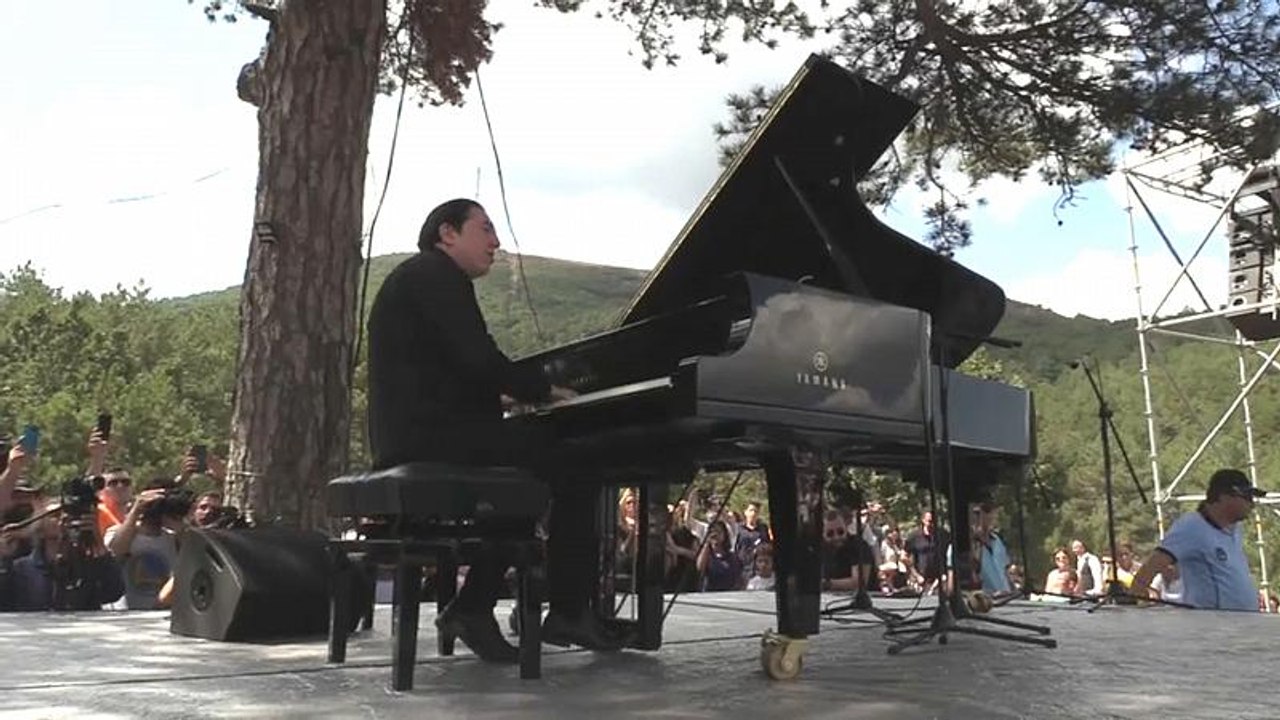 Konzert im Wald - Protest gegen Abholzung für Goldmine