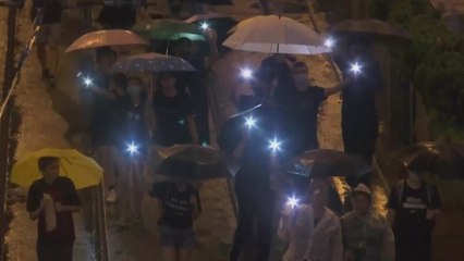 홍콩시민 빗속 대규모 행진...中 무장 경찰 개입 촉각 / YTN