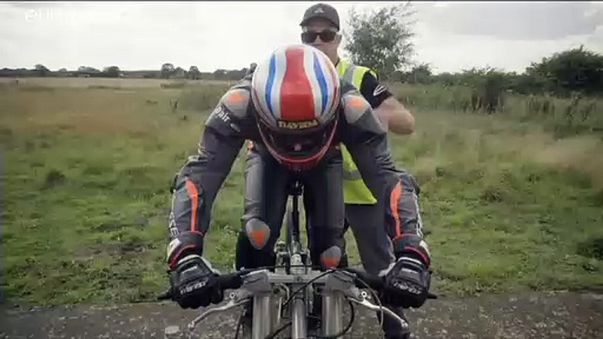 Νέο ρεκόρ Γκίνες με ποδηλάτη να πιάνει ταχύτητα πάνω από 280χλμ την ώρα -  video Dailymotion