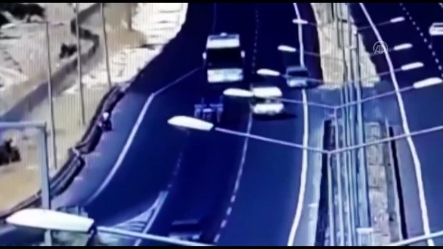 14 kişinin yaralandığı kaza anı güvenlik kamerasında - ŞANLIURFA