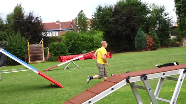 Concours agility Mon chien Mon ami de Quaregnon Parcours accompli par Fabian Dehon