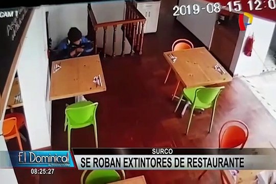 Surco: captan a sujeto robando extintores de un restaurante