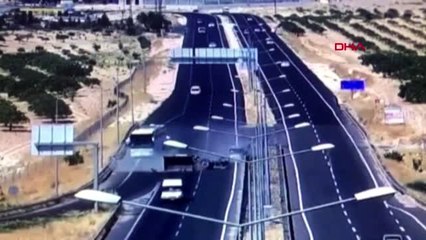 Şanlıurfa'da 14 kişinin yaralandığı zincirleme kaza güvenlik kamerasında