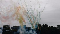 Le feu d'artifice diurne sur le lac du château de Beloeil