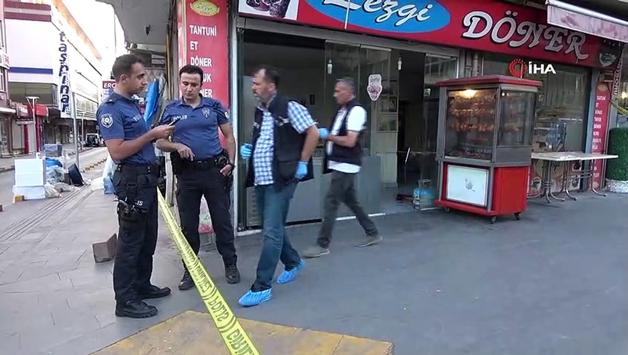 Eski eşini kızının gözü önünde boğazından bıçaklayarak öldürdü