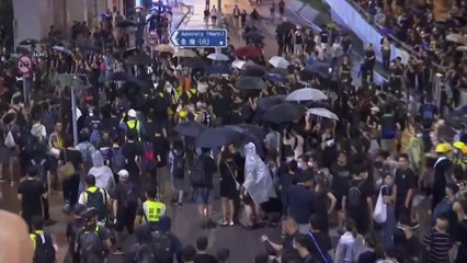 홍콩 대규모 시위 평화롭게 끝나..."170만 명 참가" / YTN