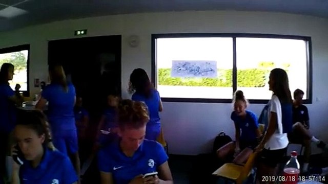 Ah ! Ces smartphones, les copines sont au courant