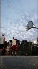 Meilleur panier de basketball : shoot à 360 degrés autour de 2 défenseurs !