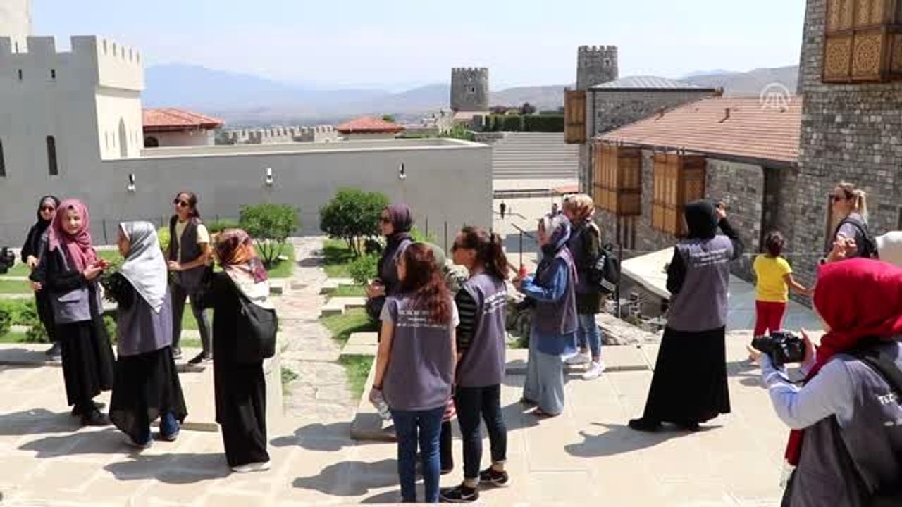 TİKA gönüllülerinden Ahıska Türklerine ziyaret