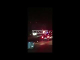 Download Video: Report TV - Merr flakë një autobus në autostradën Tiranë-Elbasan