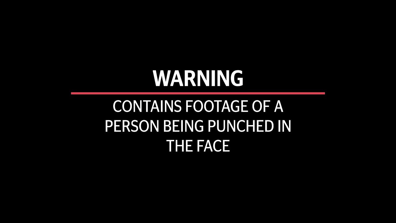 Un reporter qui couvrait une manifestation mis KO en plein direct par un individu qui s'est jeté sur lui