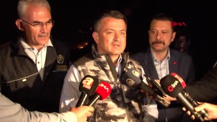 BAKAN PAKDEMİRLİ, İZMİR'DEKİ ORMAN YANGINLARIYLA İLGİLİ AÇIKLAMA YAPTI