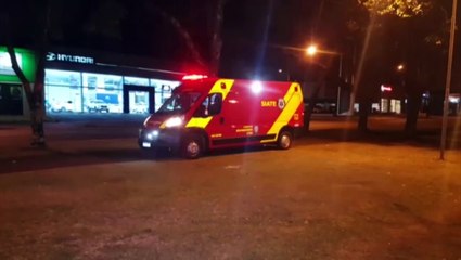 Ciclista fica ferido após sofrer queda na Avenida Brasil