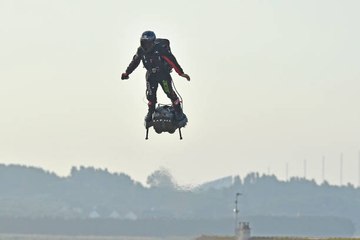 Le "Flyboard", la machine qui fait voler l'Homme